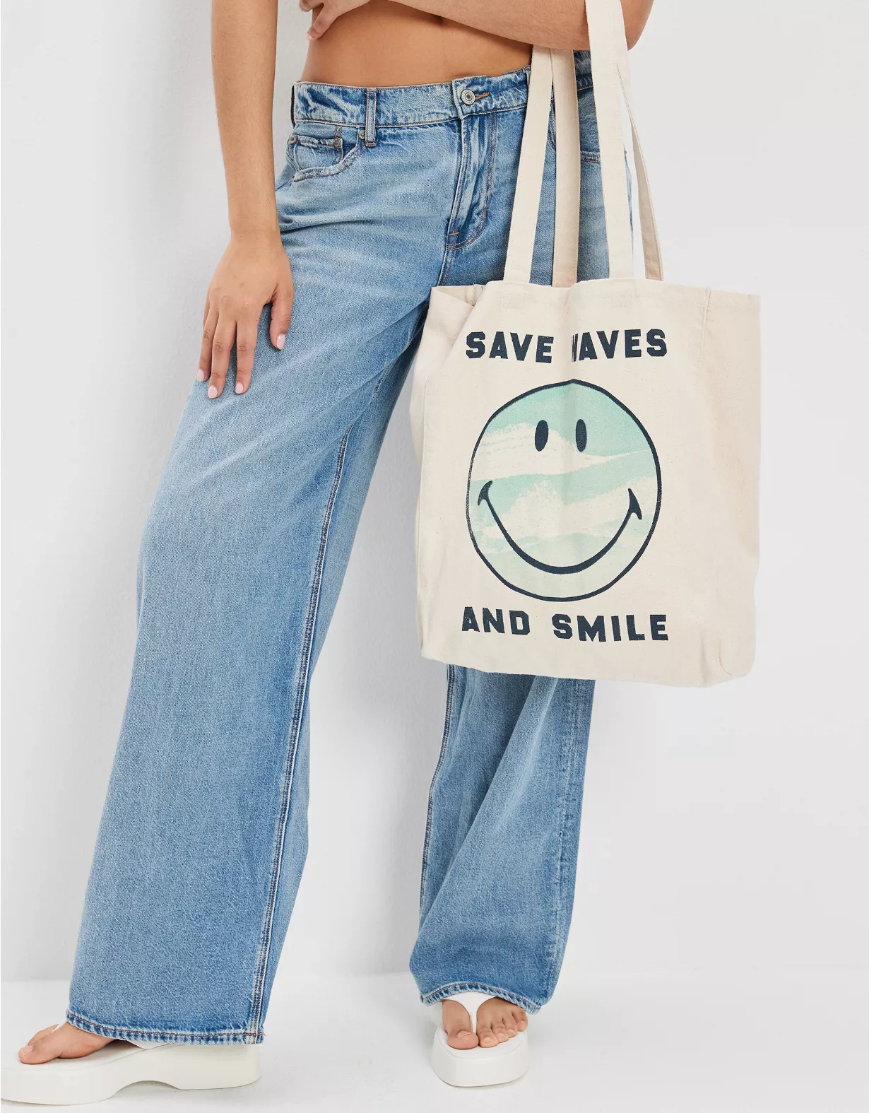 AEO Smiley® Tote Bag 1 AEO Smiley® Tote Bag