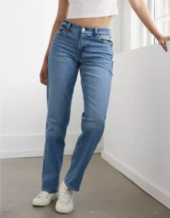 AE X The Ziegler Sisters Stretch Curvy High-Waisted Relaxed Straight Jean