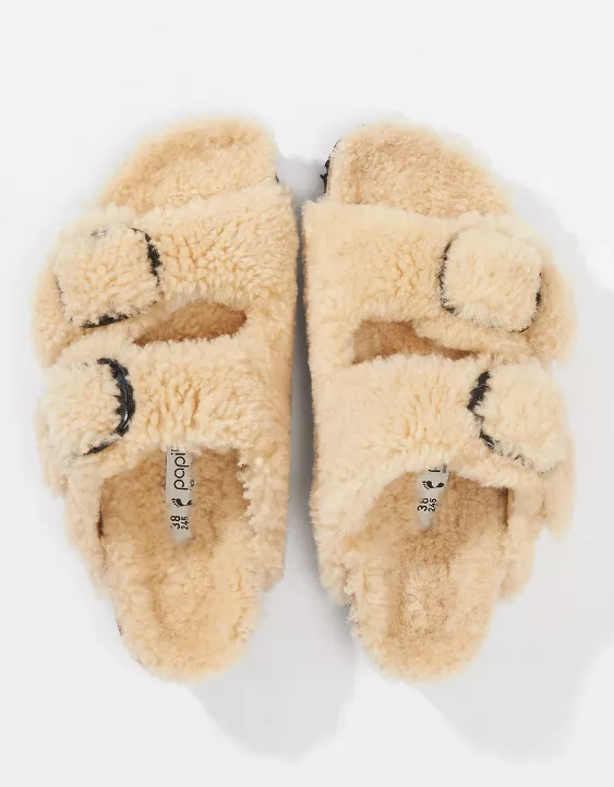 Birkenstock Women's Arizona Big Buckle Shearling Sandal 2 Birkenstock Women's Arizona Big Buckle Shearling Sandal - Image 2